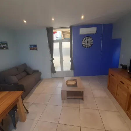 Au 70 Apartment *